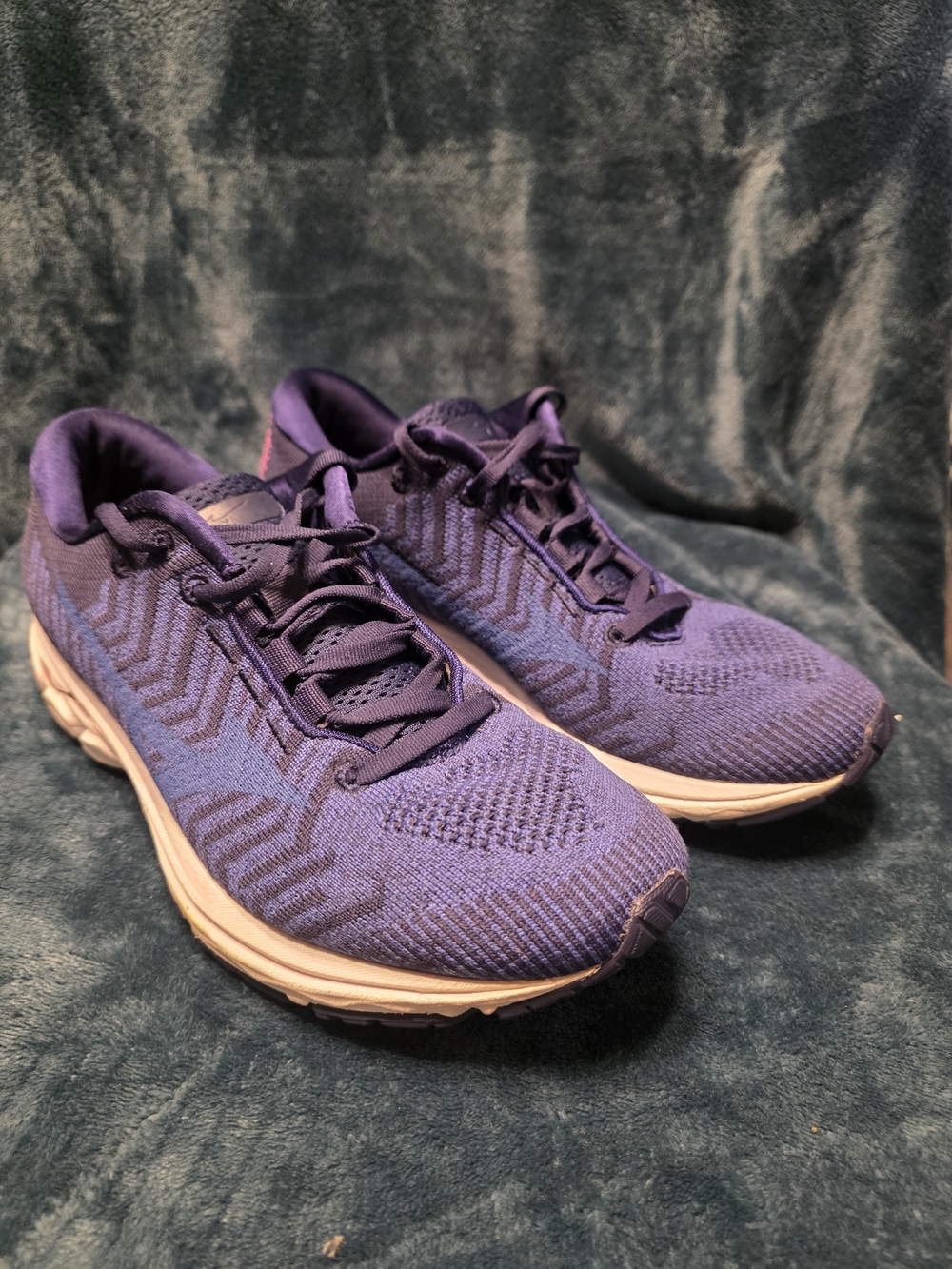 Mizuno Women’s Purple Knit Athletic Running Shoes